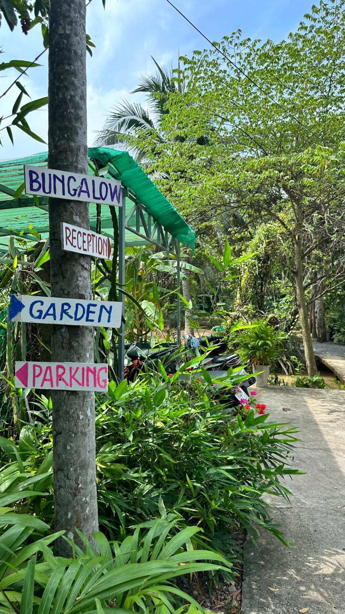 Hide Away Bungalows In Ben Tre City エクステリア 写真